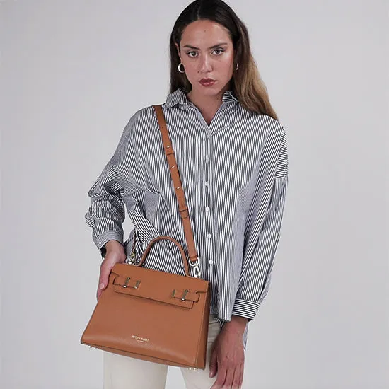 Ava  11 - Camel Brown
