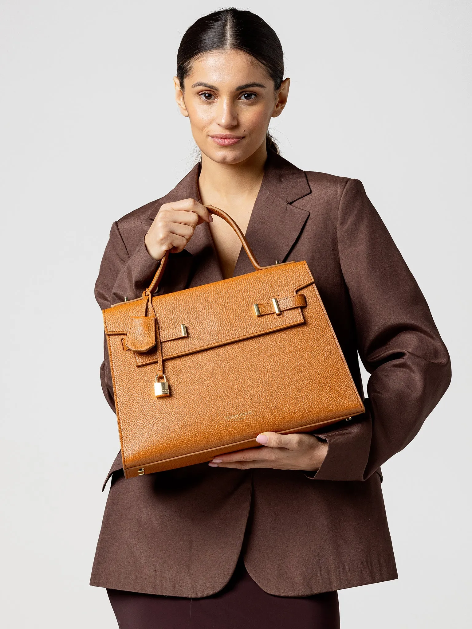 Ava  14 - Camel Brown