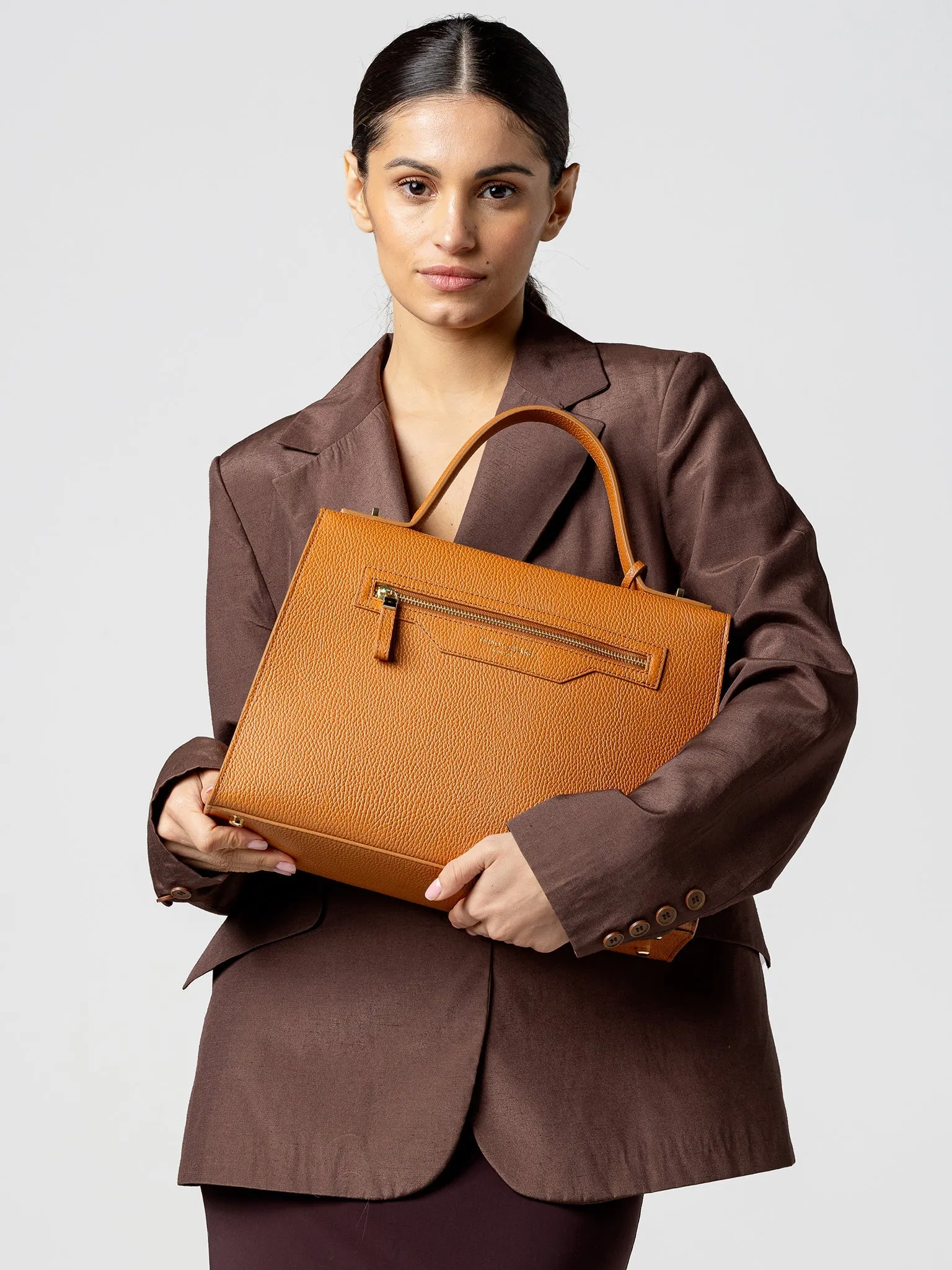 Ava  14 - Camel Brown