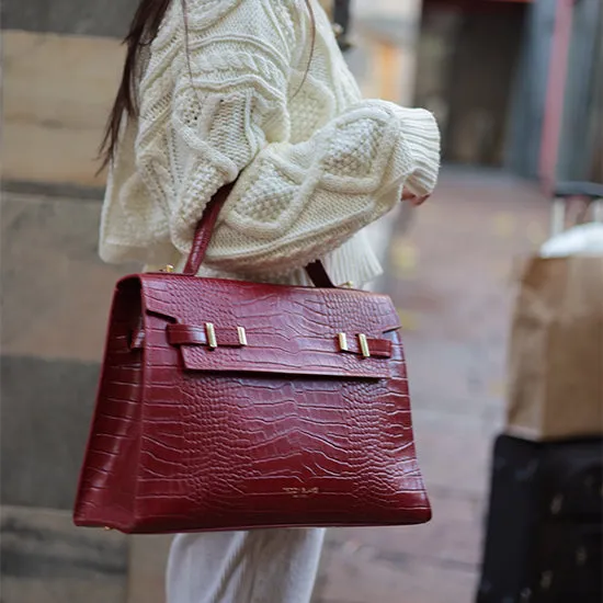 Ava Croco  14 - Dark Red