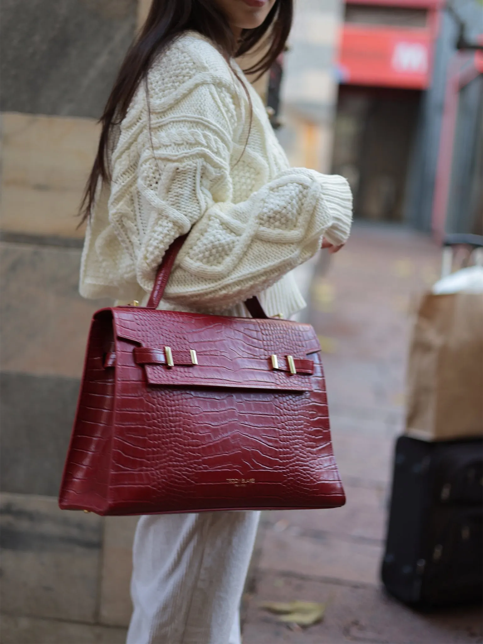 Ava Croco  14 - Dark Red