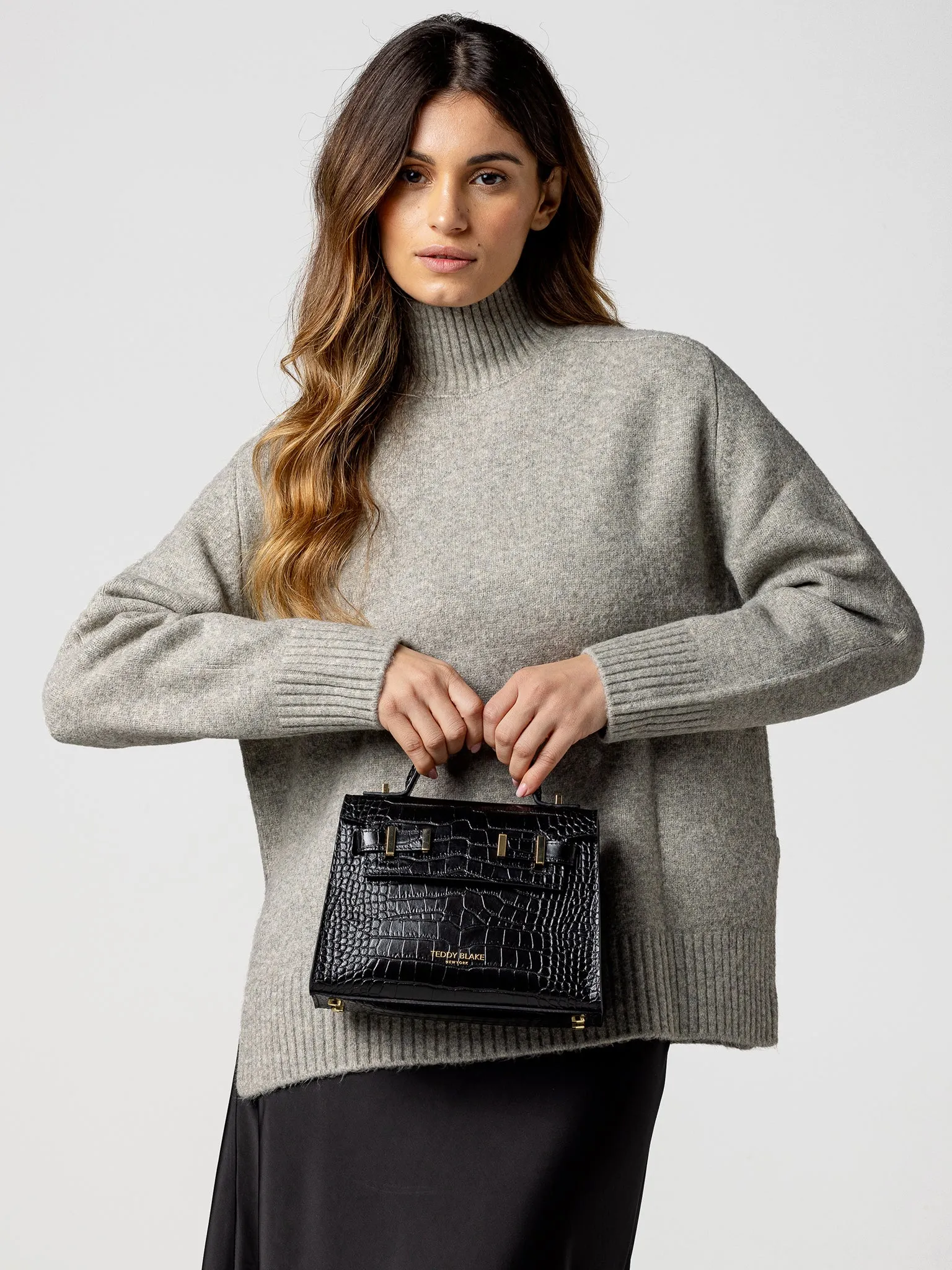 Ava Croco  9 - Black