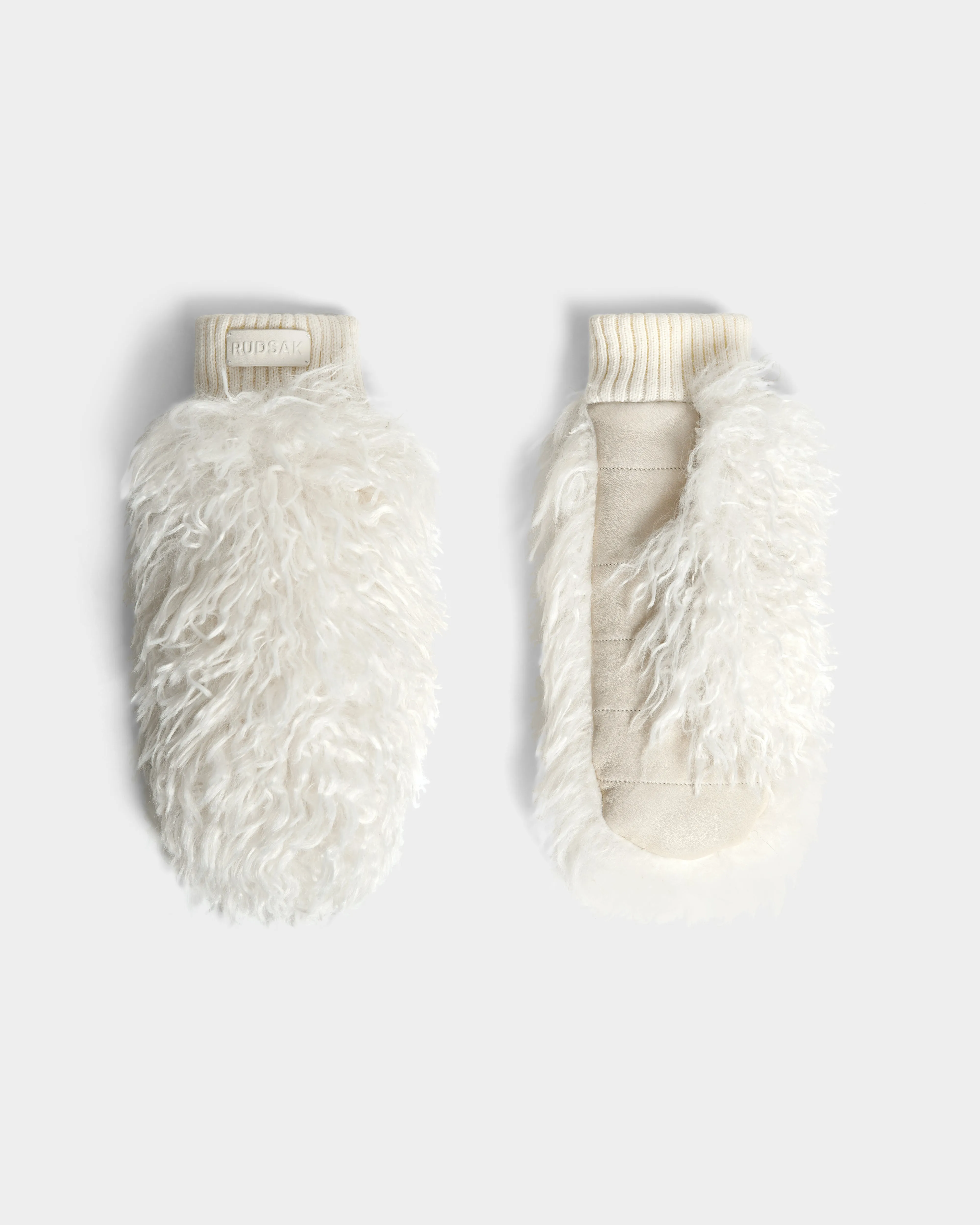 SUSAN M - 8424505 Iceland