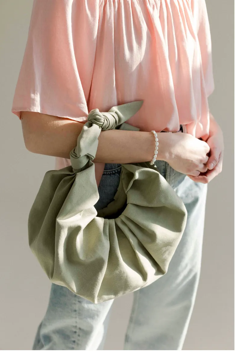 XL Kimi Croissant in Cotton